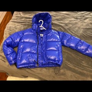 TNA Aritzia Shorty Super Puff Jacket Blue